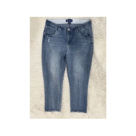 Democracy Women's Light Blue Ankle Crop Jeans - Sz 14W - EUC - Picture 1 of 3